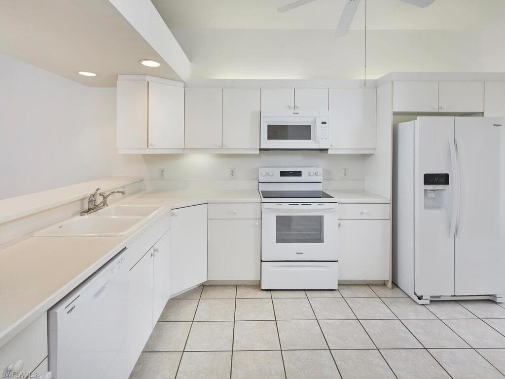 6740 Beach Resort DR # 11, NAPLES FL 34114-7