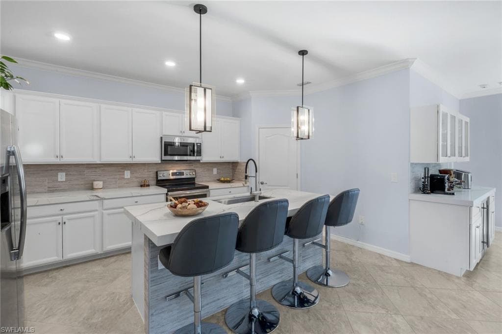 9445 Glenforest DR, NAPLES FL 34120-5