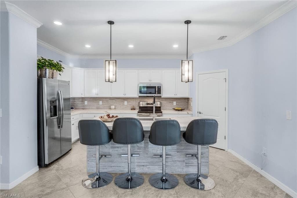 9445 Glenforest DR, NAPLES FL 34120-11