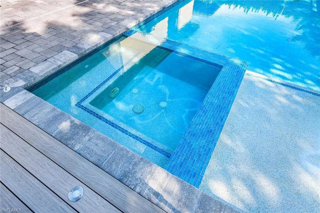 9445 Glenforest DR, NAPLES FL 34120-27