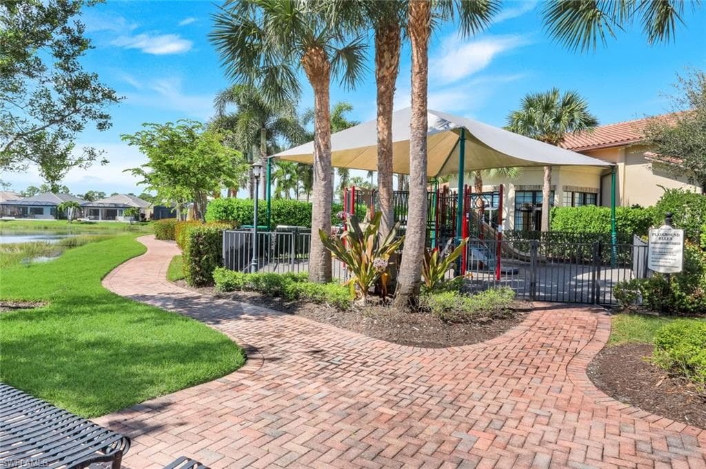 9445 Glenforest DR, NAPLES FL 34120-37