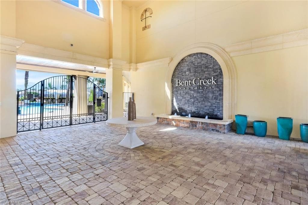 9445 Glenforest DR, NAPLES FL 34120-43