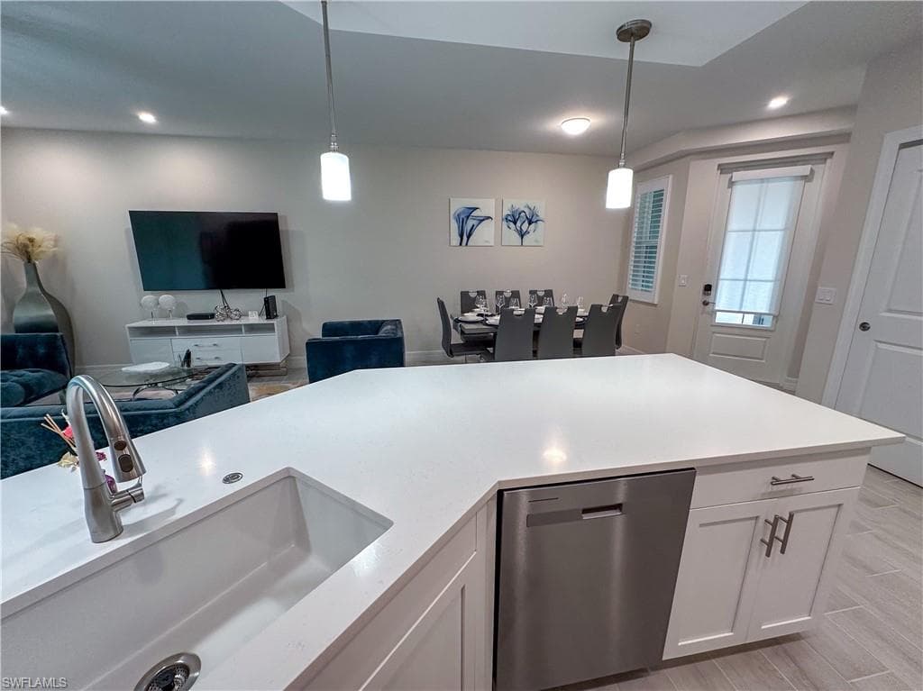 220 Indies Dr E 101-16