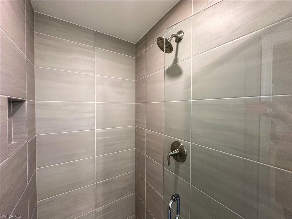 220 Indies Dr E 101-28