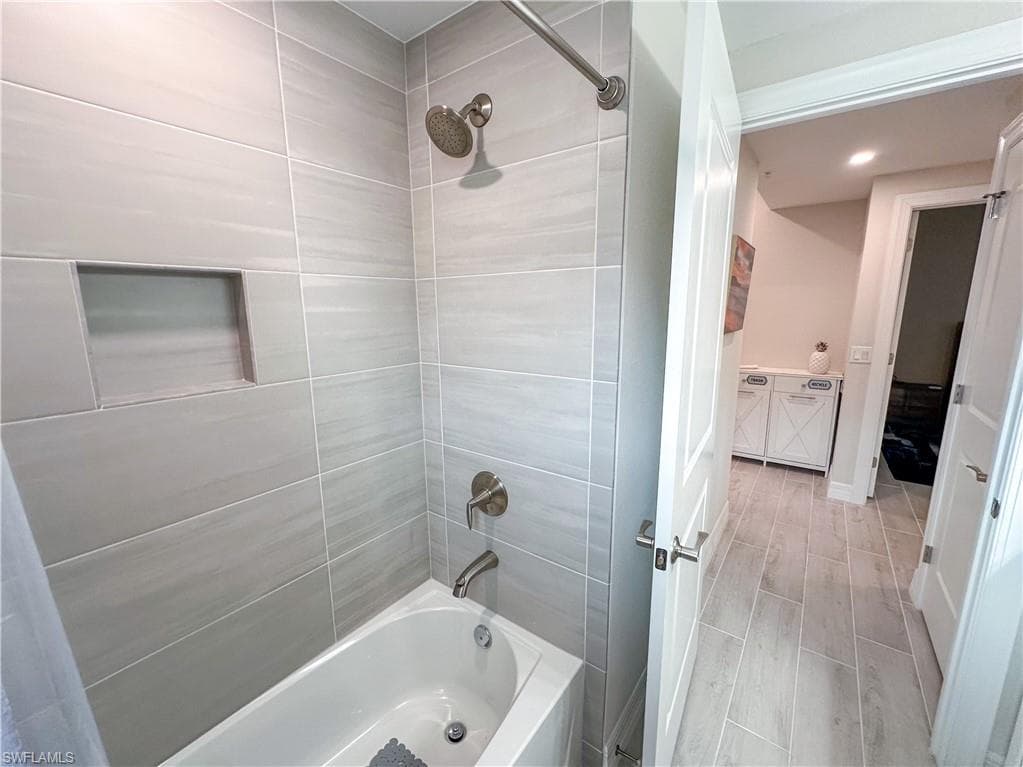 220 Indies Dr E 101-34