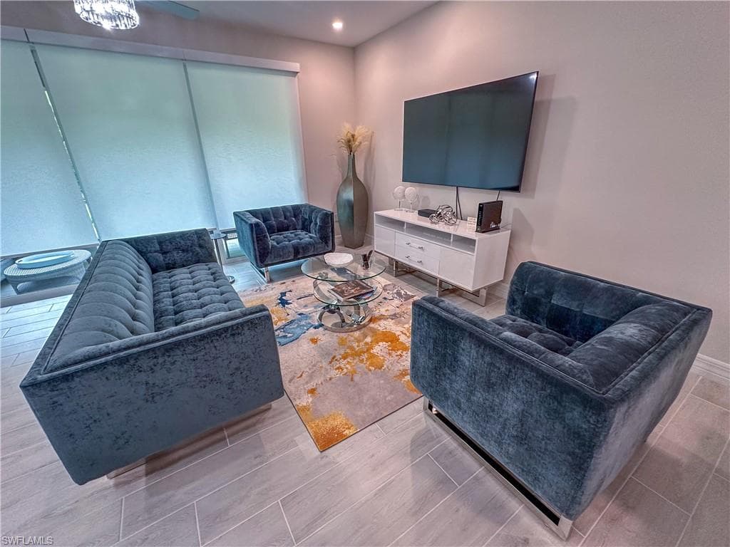 220 Indies Dr E 101-18