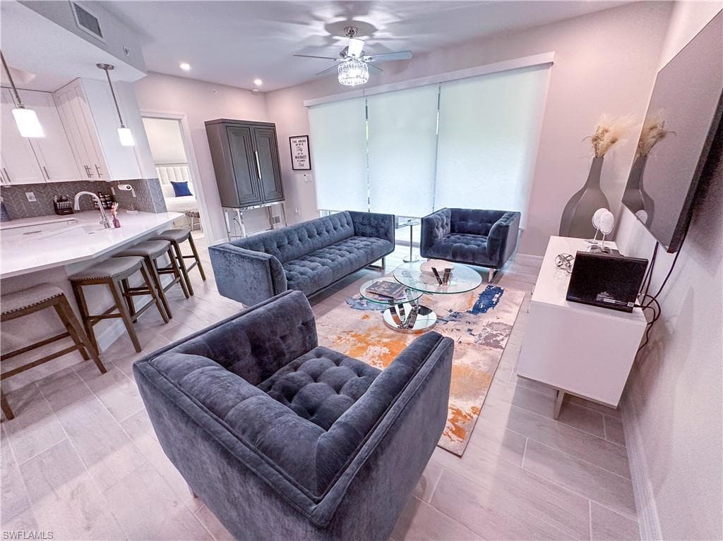 220 Indies Dr E 101-19