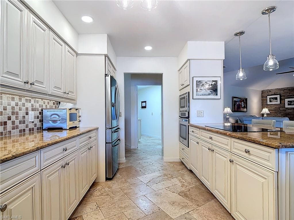 1659 Sandpiper ST, NAPLES FL 34102-22