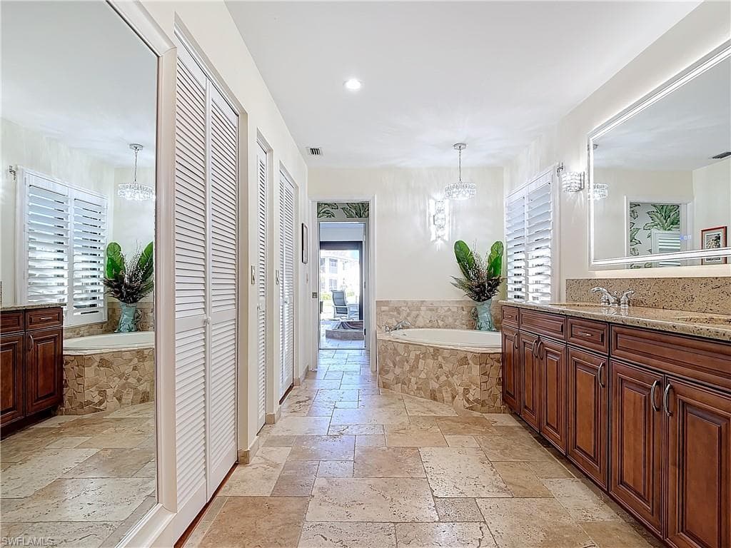 1659 Sandpiper ST, NAPLES FL 34102-25