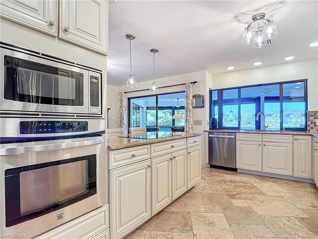 1659 Sandpiper ST, NAPLES FL 34102-20