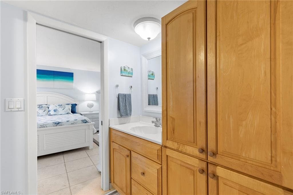 1085 Bald Eagle DR # F401, MARCO ISLAND FL 34145-17