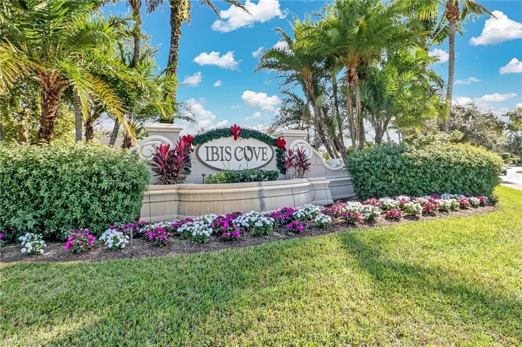8106 Tauren CT, NAPLES FL 34119-28
