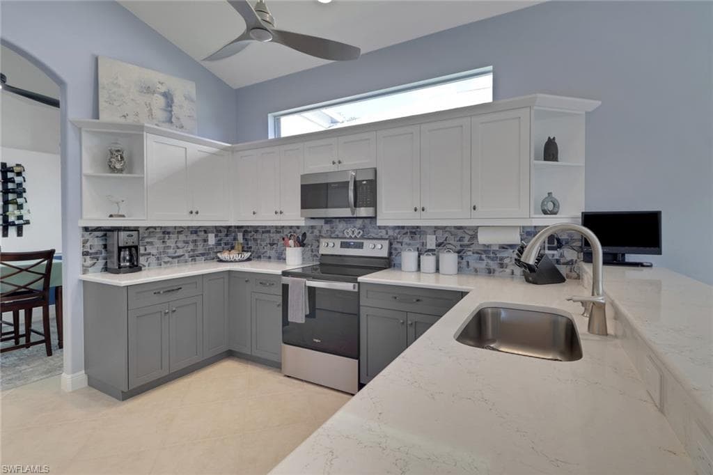 8106 Tauren CT, NAPLES FL 34119-3