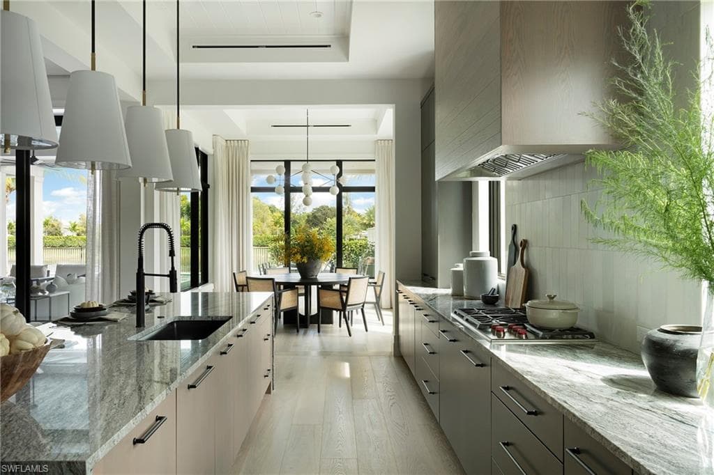 6704 Newport RD, NAPLES FL 34109-12