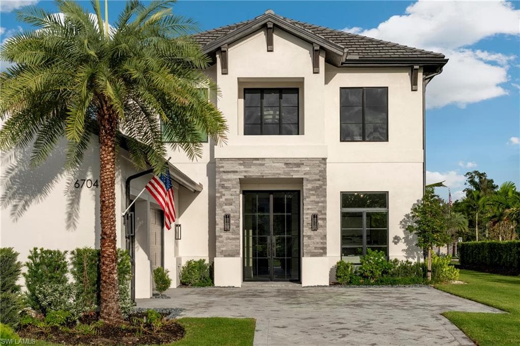 6704 Newport RD, NAPLES FL 34109-2