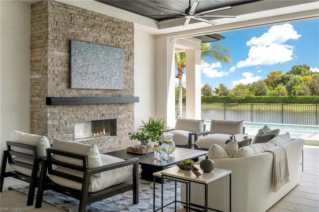 6704 Newport RD, NAPLES FL 34109-33