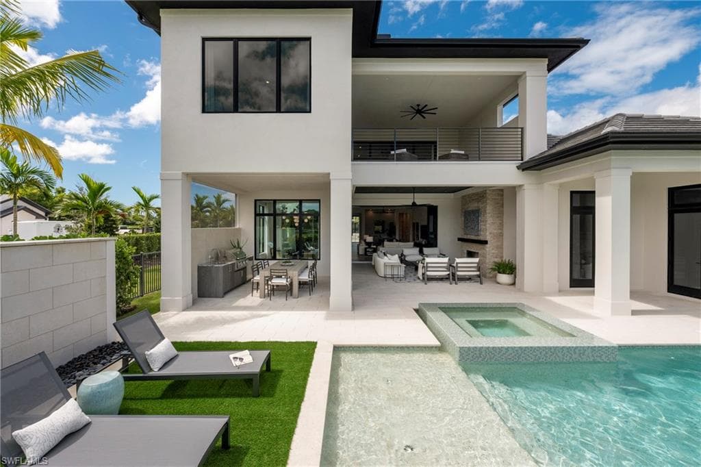 6704 Newport RD, NAPLES FL 34109-32