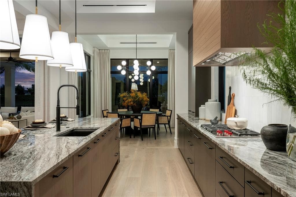 6704 Newport RD, NAPLES FL 34109-13