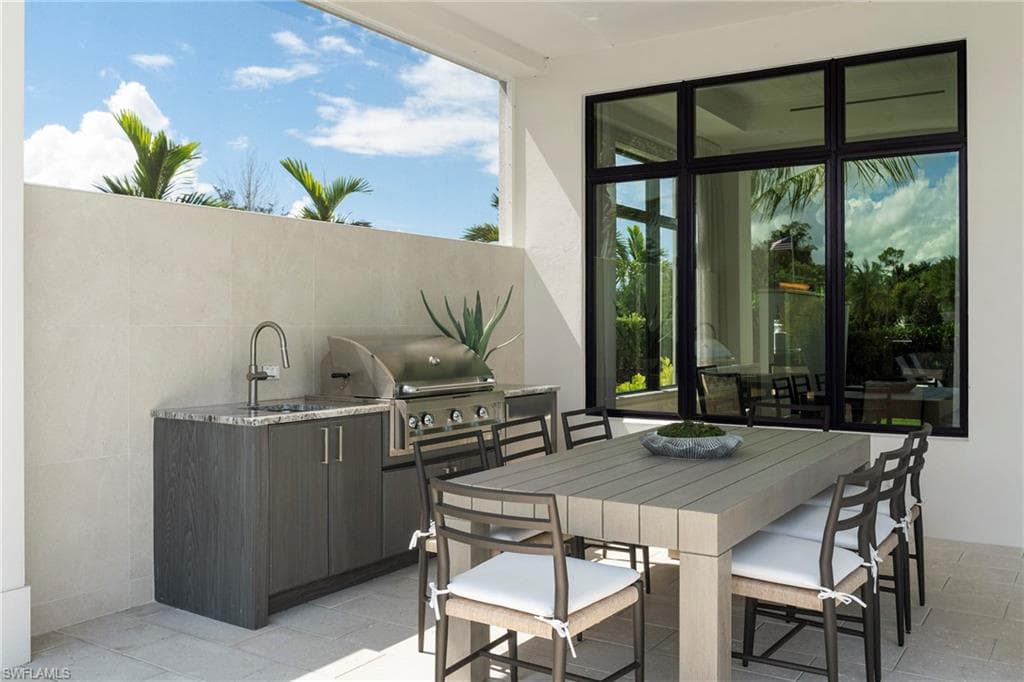 6704 Newport RD, NAPLES FL 34109-36