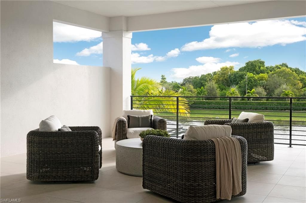 6704 Newport RD, NAPLES FL 34109-30