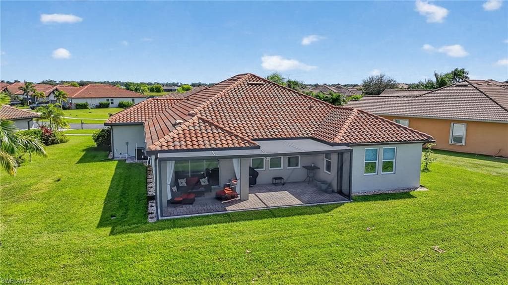 2082 Grove DR, NAPLES FL 34120-46