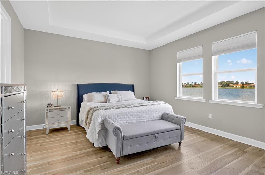 2082 Grove DR, NAPLES FL 34120-17