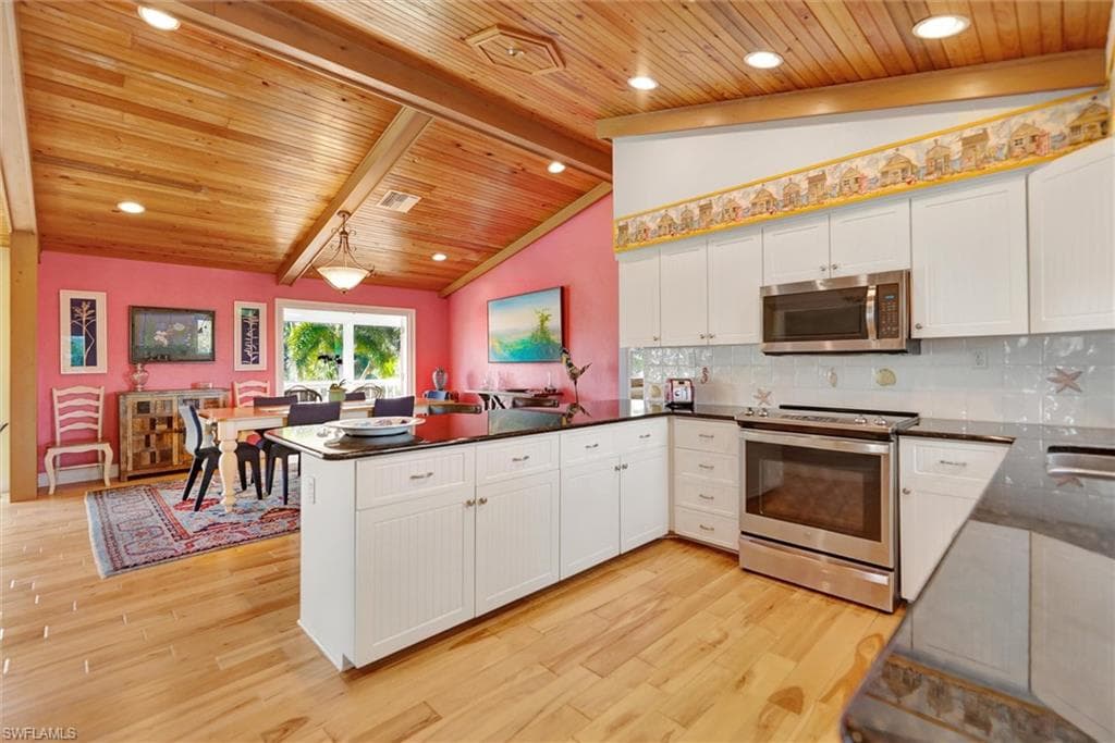 6101 Starling WAY, SANIBEL FL 33957-20