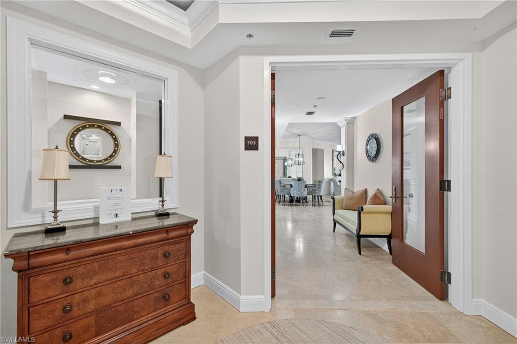 285 Grande WAY # 705, NAPLES FL 34110-26