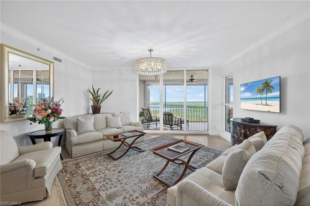 285 Grande WAY # 705, NAPLES FL 34110-5