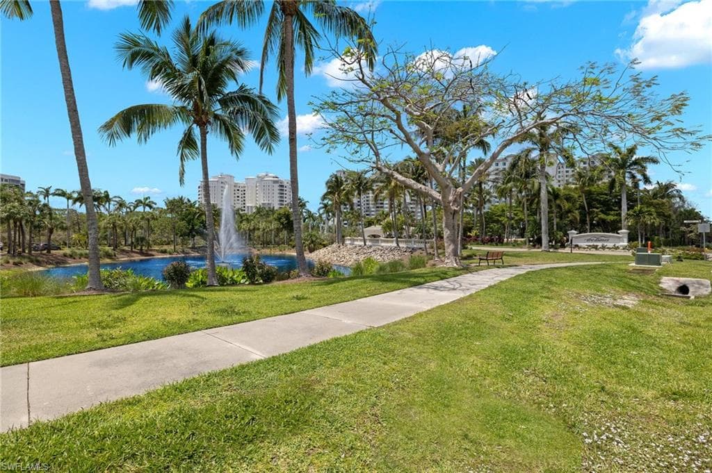 285 Grande WAY # 705, NAPLES FL 34110-41