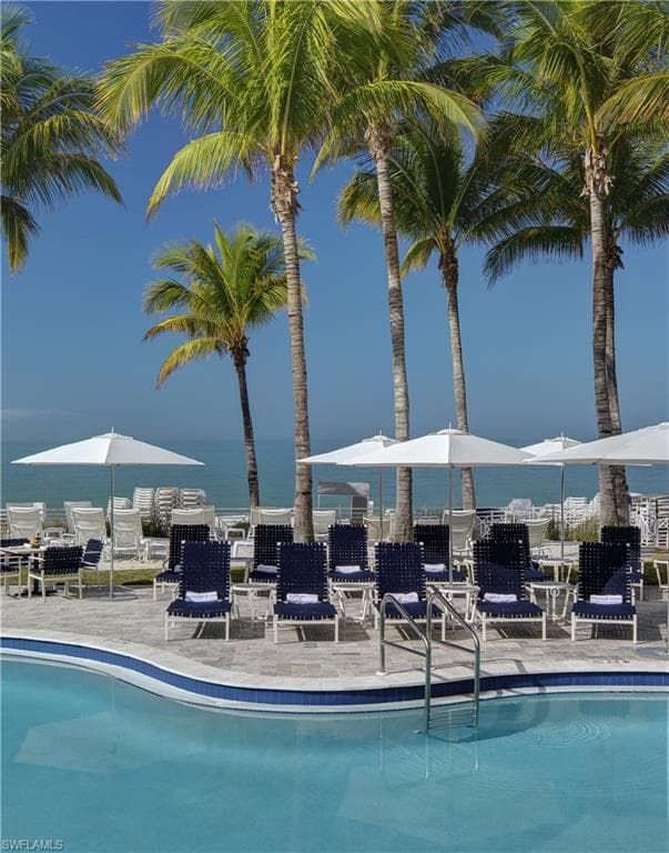 285 Grande WAY # 705, NAPLES FL 34110-42