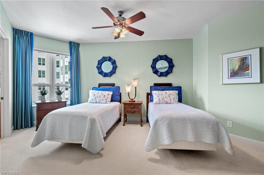 285 Grande WAY # 705, NAPLES FL 34110-21