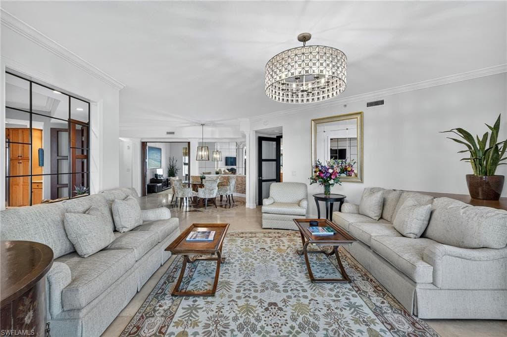 285 Grande WAY # 705, NAPLES FL 34110-6