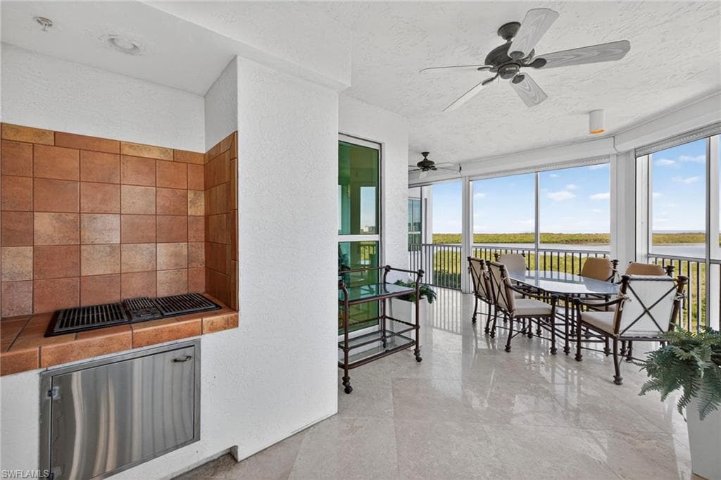 285 Grande WAY # 705, NAPLES FL 34110-4