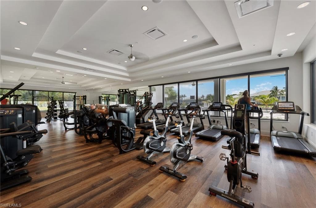285 Grande WAY # 705, NAPLES FL 34110-33