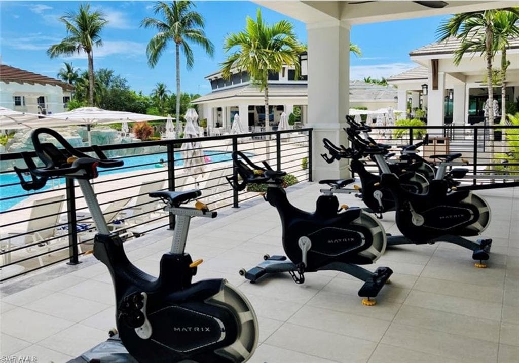 285 Grande WAY # 705, NAPLES FL 34110-32