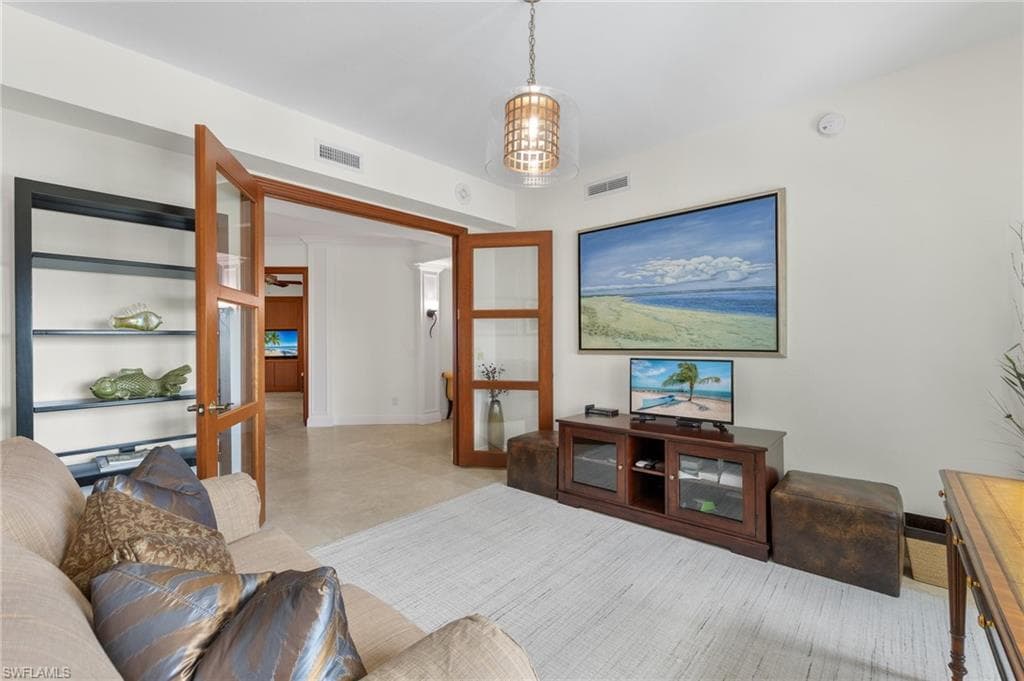 285 Grande WAY # 705, NAPLES FL 34110-17