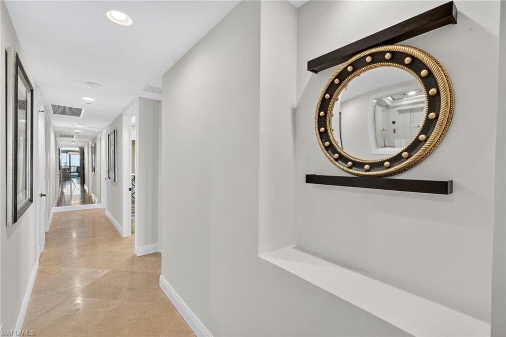285 Grande WAY # 705, NAPLES FL 34110-18