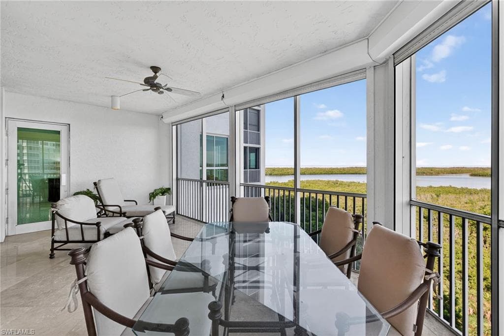 285 Grande WAY # 705, NAPLES FL 34110-3