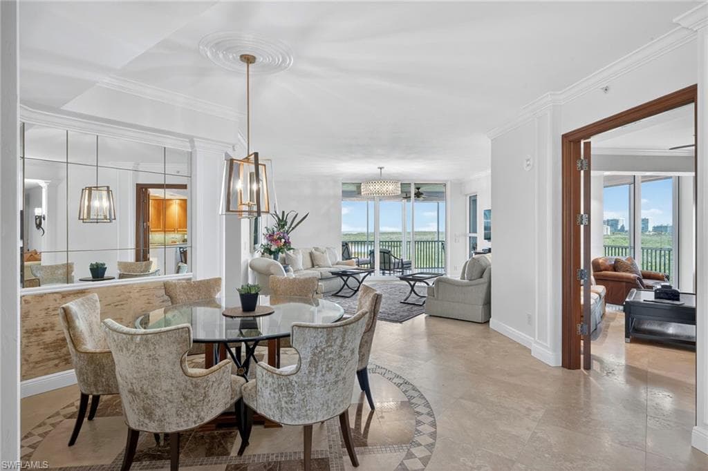 285 Grande WAY # 705, NAPLES FL 34110-7