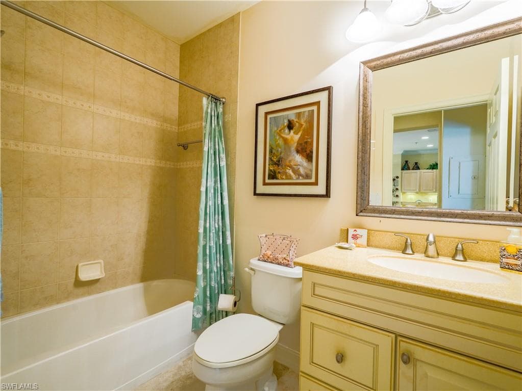 1015 Tarpon Cove DR # 1403, NAPLES FL 34110-38