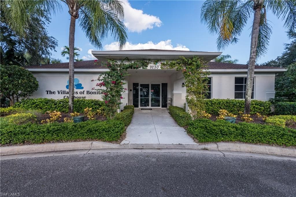 25727 LAKE AMELIA WAY # 105, BONITA SPRINGS FL 34136-21