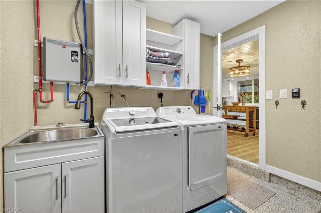 1643 Bunting LN, SANIBEL FL 33957-22