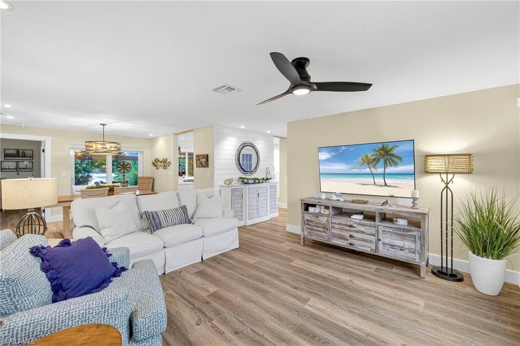 1643 Bunting LN, SANIBEL FL 33957-5