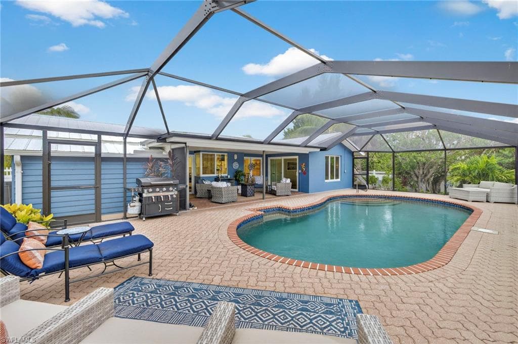 1643 Bunting LN, SANIBEL FL 33957-45