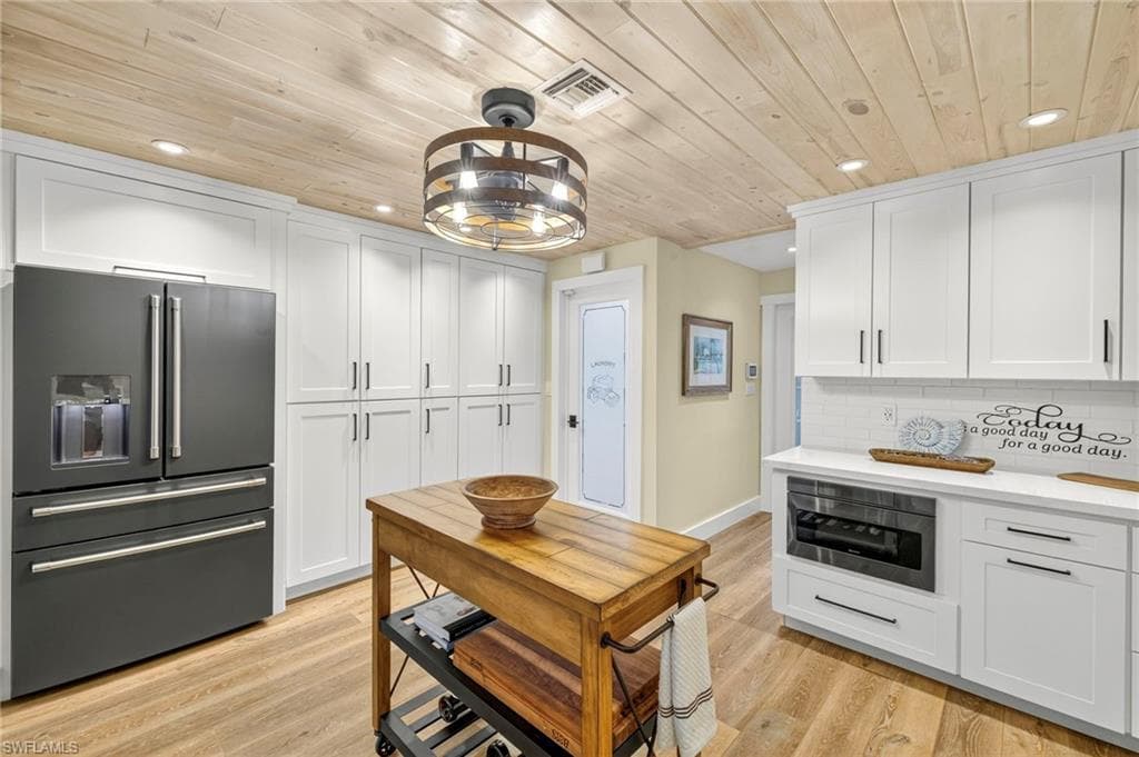 1643 Bunting LN, SANIBEL FL 33957-11