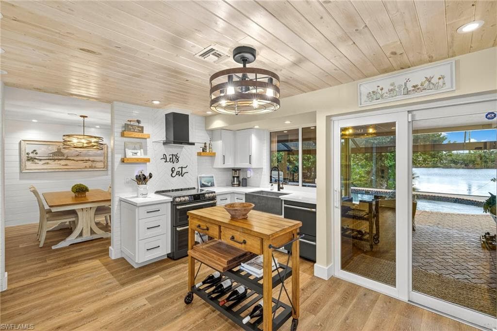 1643 Bunting LN, SANIBEL FL 33957-9