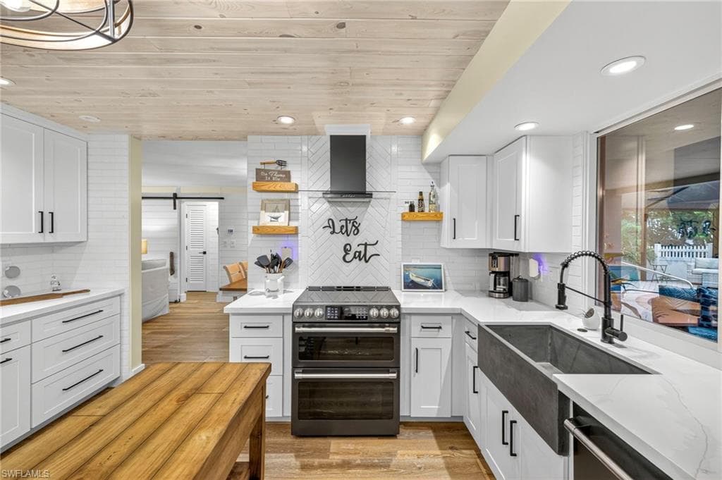 1643 Bunting LN, SANIBEL FL 33957-10