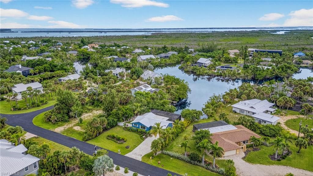 1643 Bunting LN, SANIBEL FL 33957-38