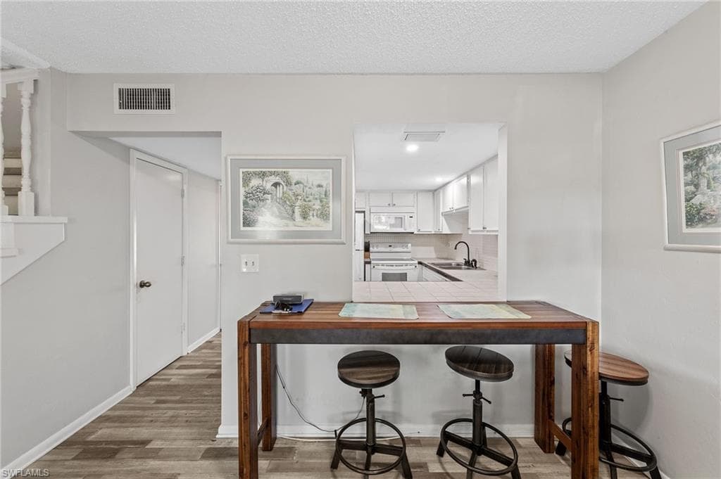 102 E Greens BLVD, LEHIGH ACRES FL 33936-6